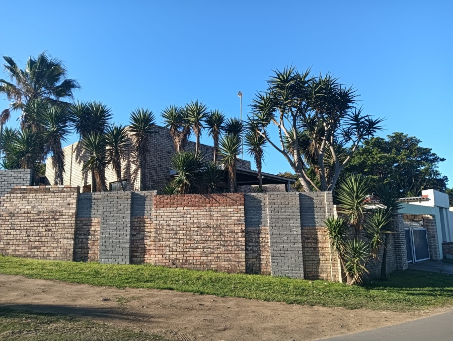 To Let 3 Bedroom Property for Rent in Gonubie Eastern Cape